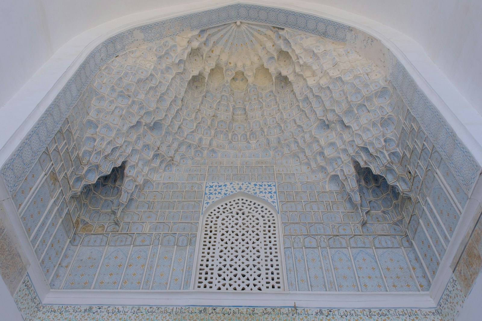 Hamam kubbesi ve ışık delikleri